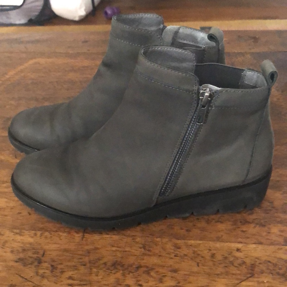 Earth Zurich Rhone Ankle Bootie | Size 9M | Dark Gray Nubuck | Wedge | EUC - Picture 3 of 8